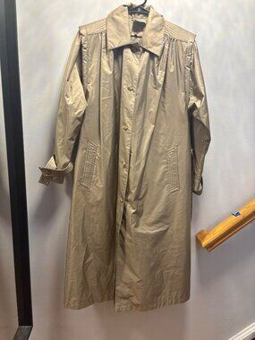 Vintage British Mist  Womens Tan Long Trench Coat Size 10 With Belt & Quilted De